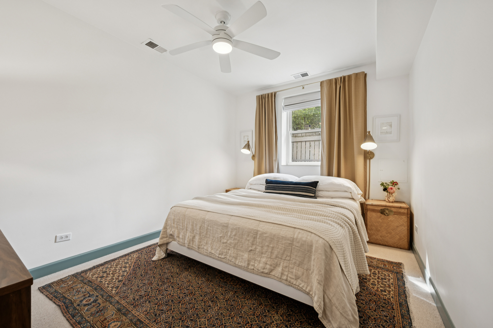 2027 W Pierce Avenue Unit: 1E