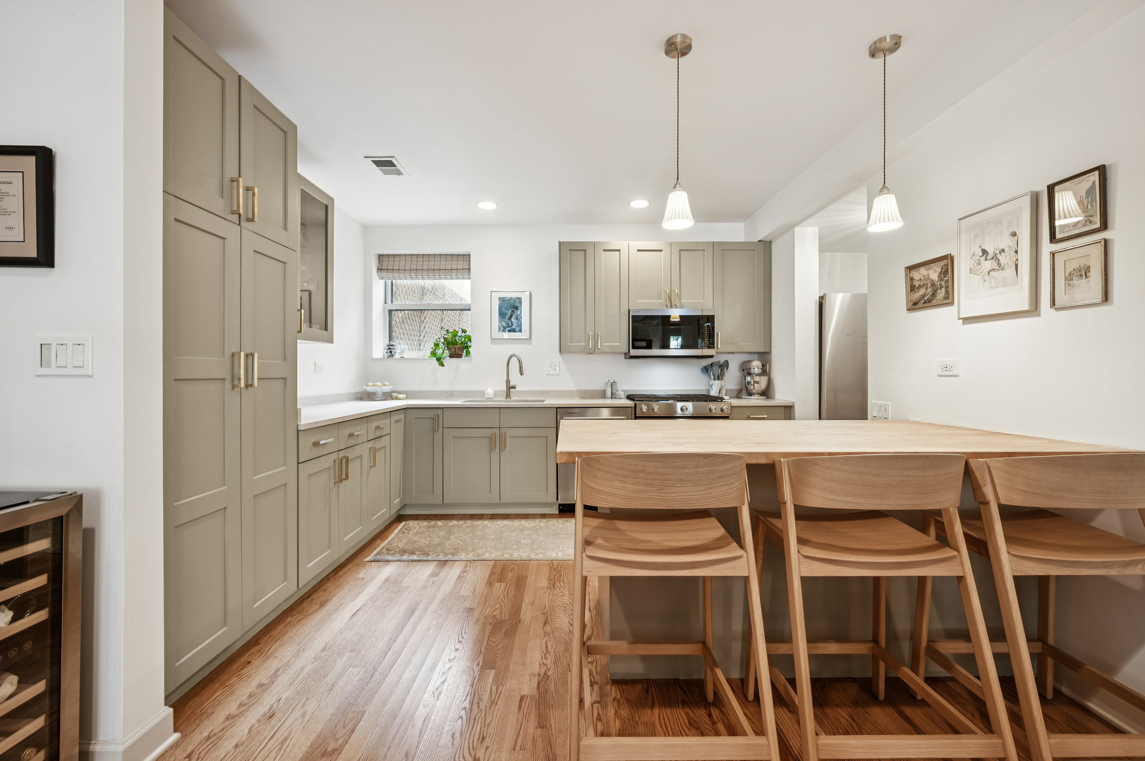 2027 W Pierce Avenue Unit: 1E