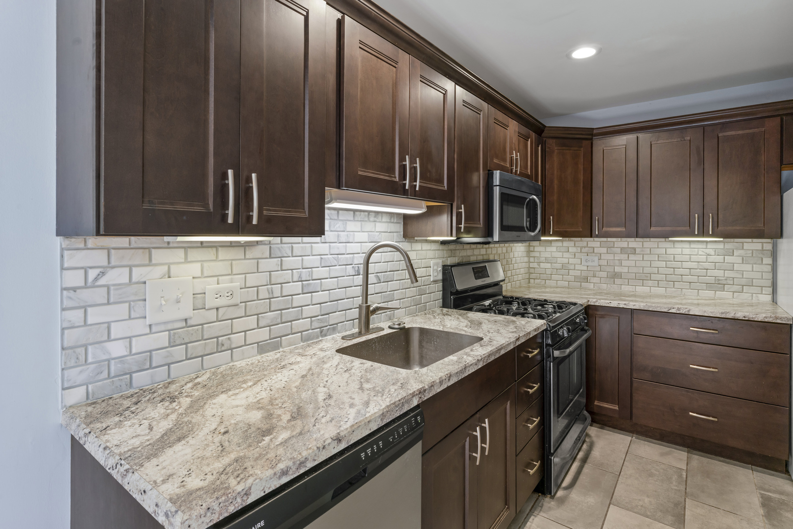 366 Pembroke Lane Unit: 5