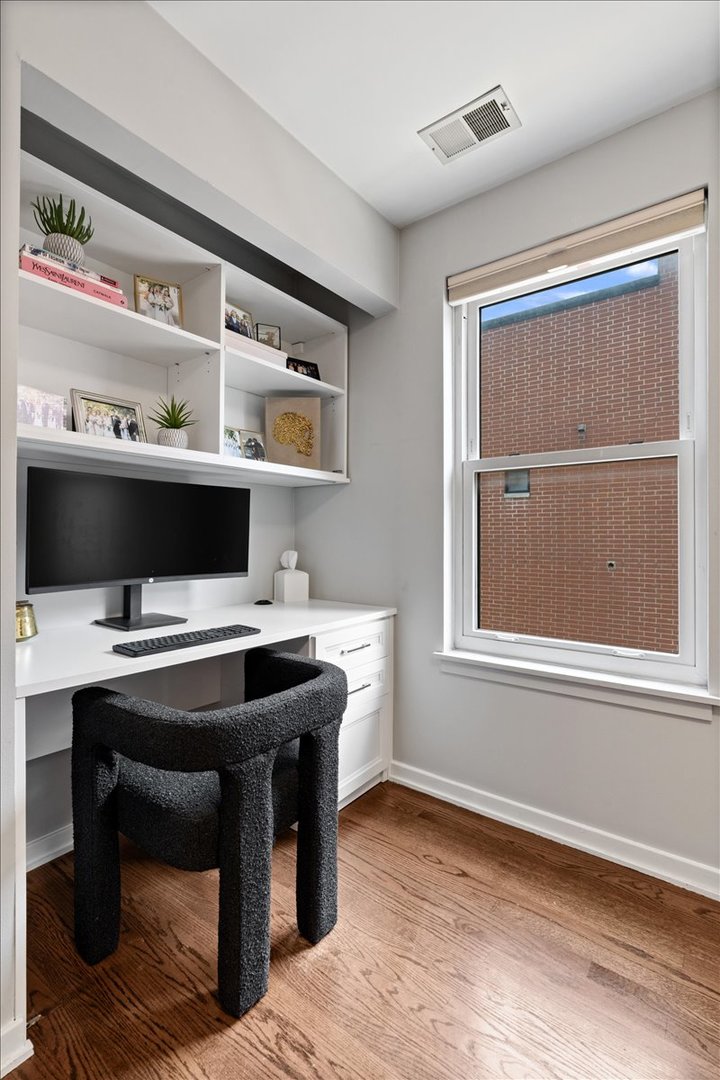 916 W Fletcher Street Unit: C