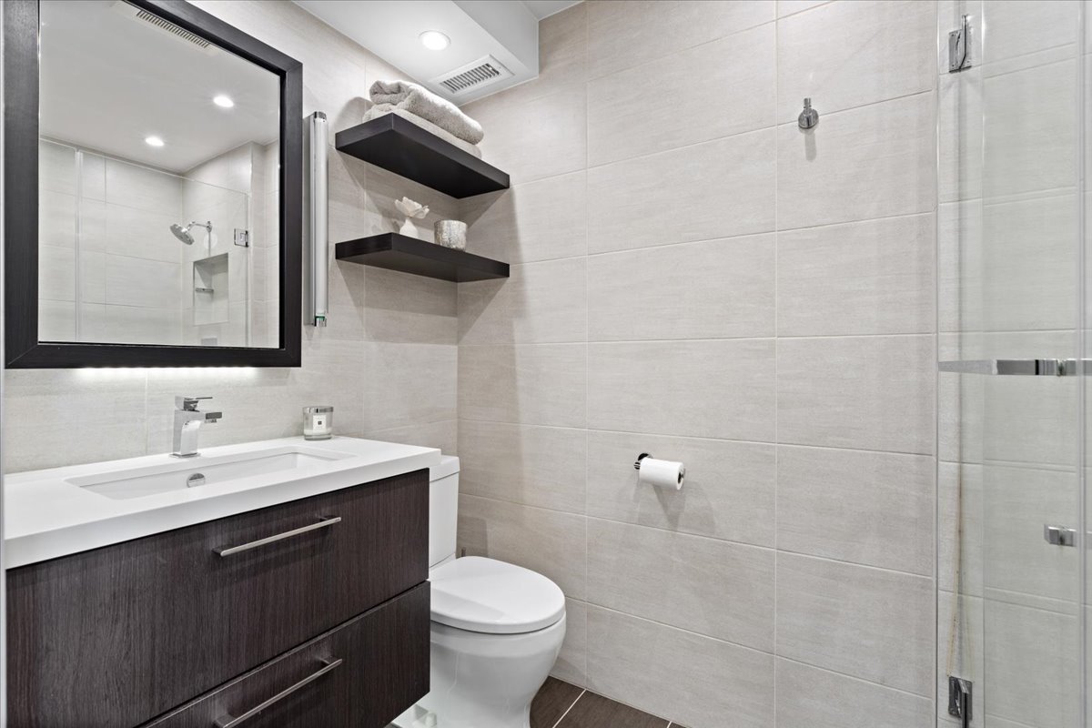 916 W Fletcher Street Unit: C