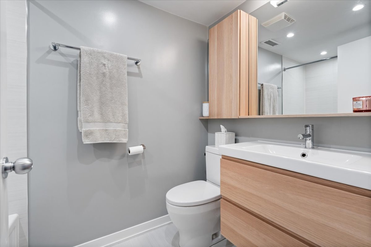 916 W Fletcher Street Unit: C