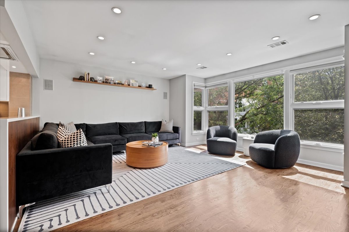 916 W Fletcher Street Unit: C