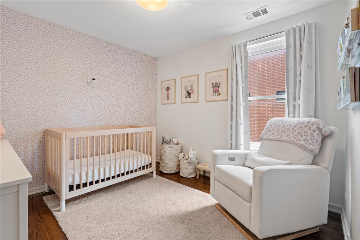 916 W Fletcher Street Unit: C