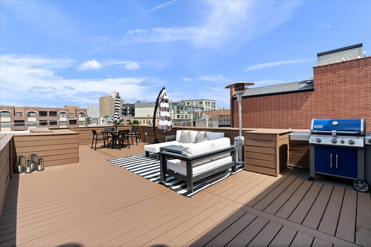 916 W Fletcher Street Unit: C
