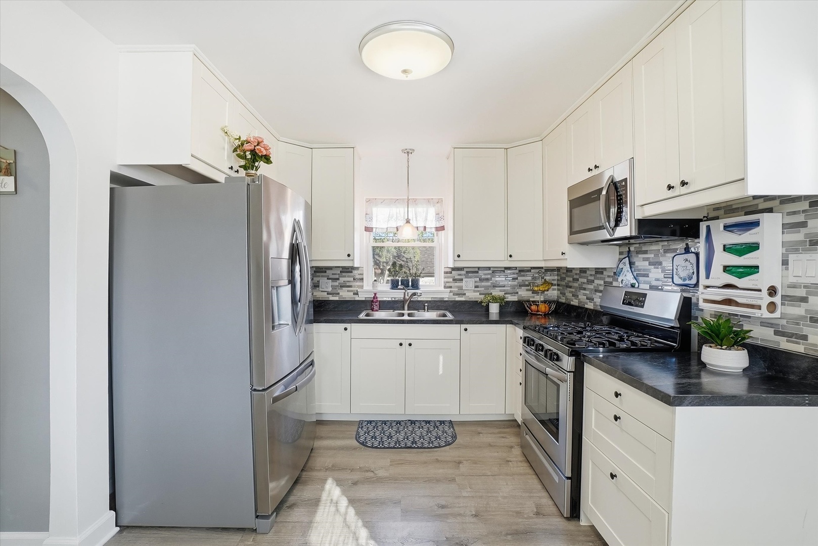 4039 Prairie Avenue