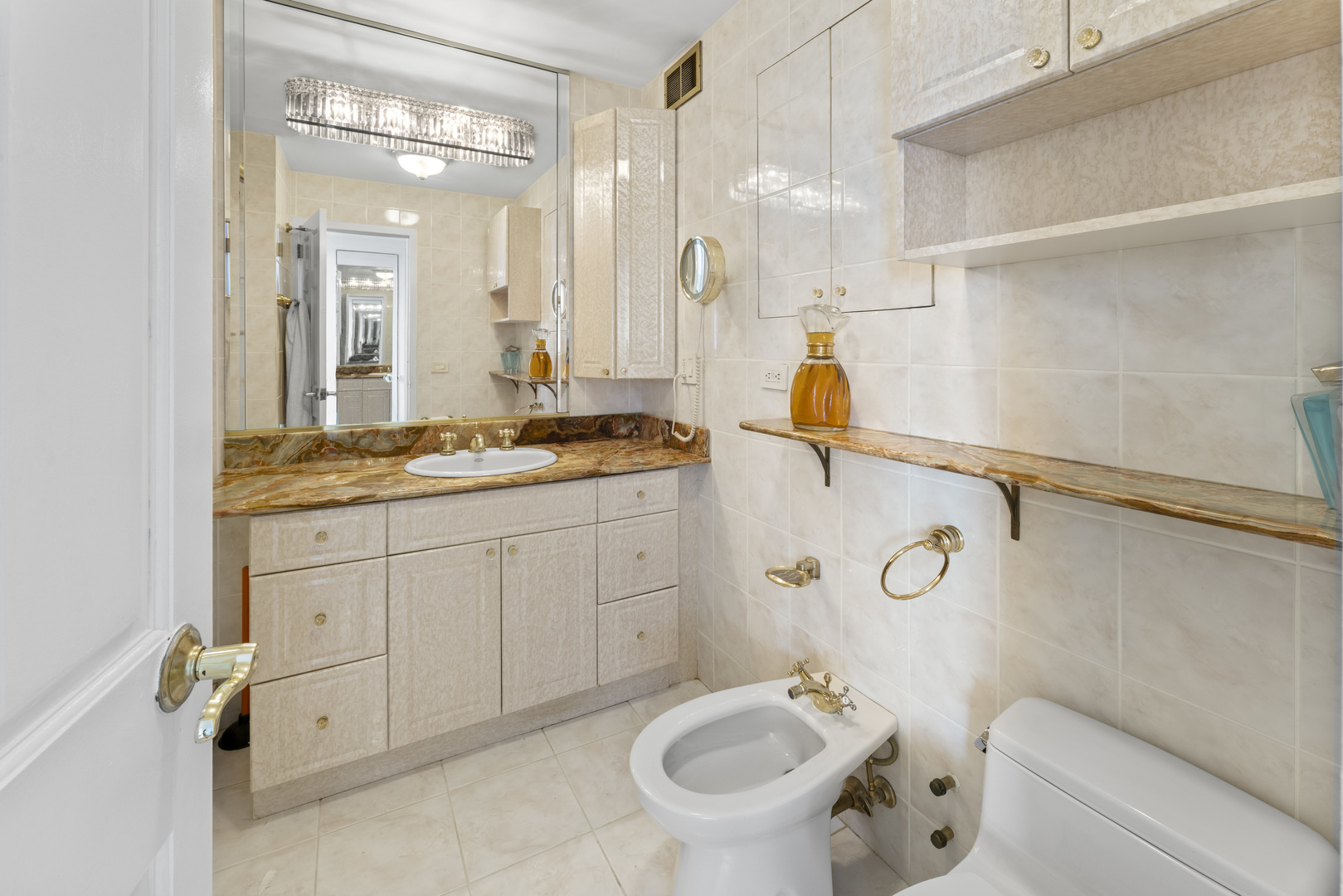 6301 N Sheridan Road Unit: 11R