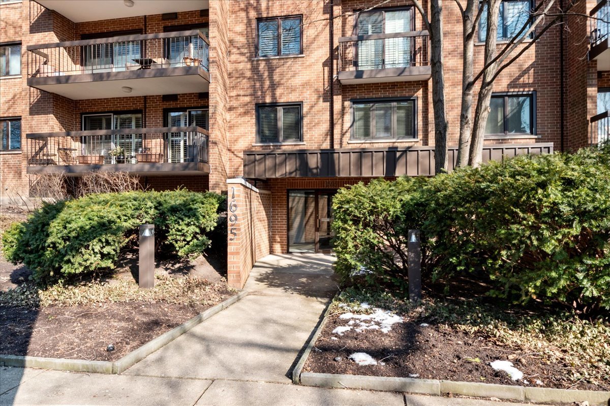 1695 2nd Street Unit: 305