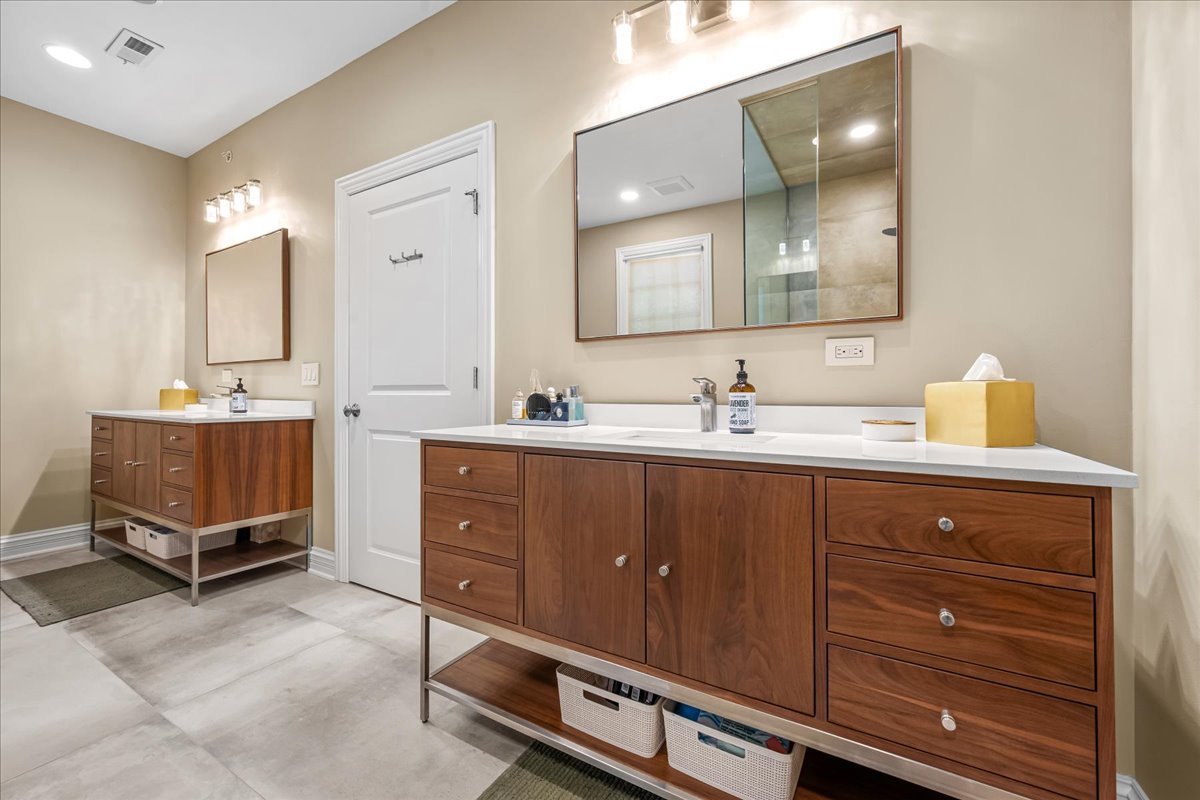 930 Central Avenue Unit: 930