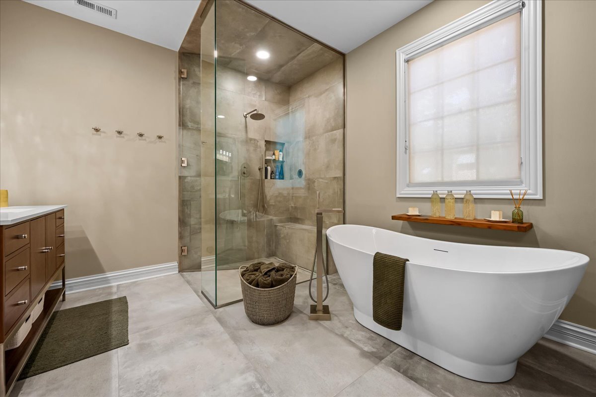 930 Central Avenue Unit: 930