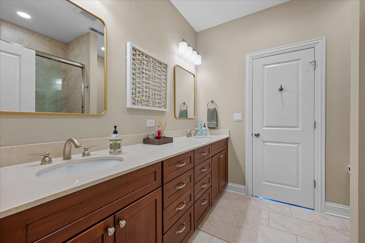 930 Central Avenue Unit: 930