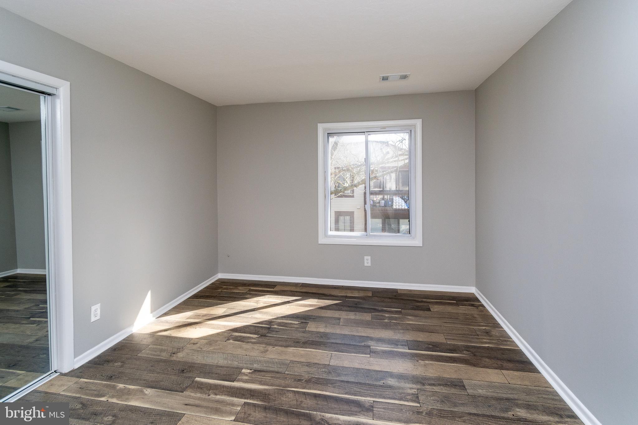 10 AVON DRIVE Q