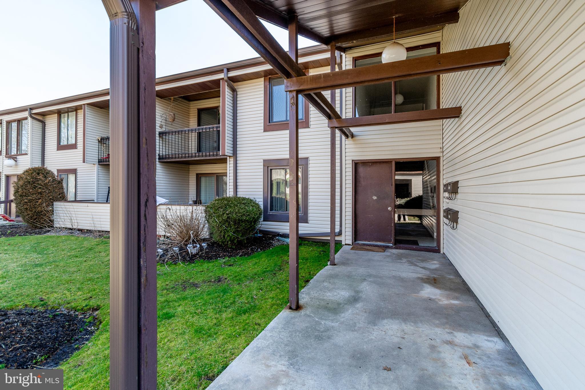 10 AVON DRIVE Q