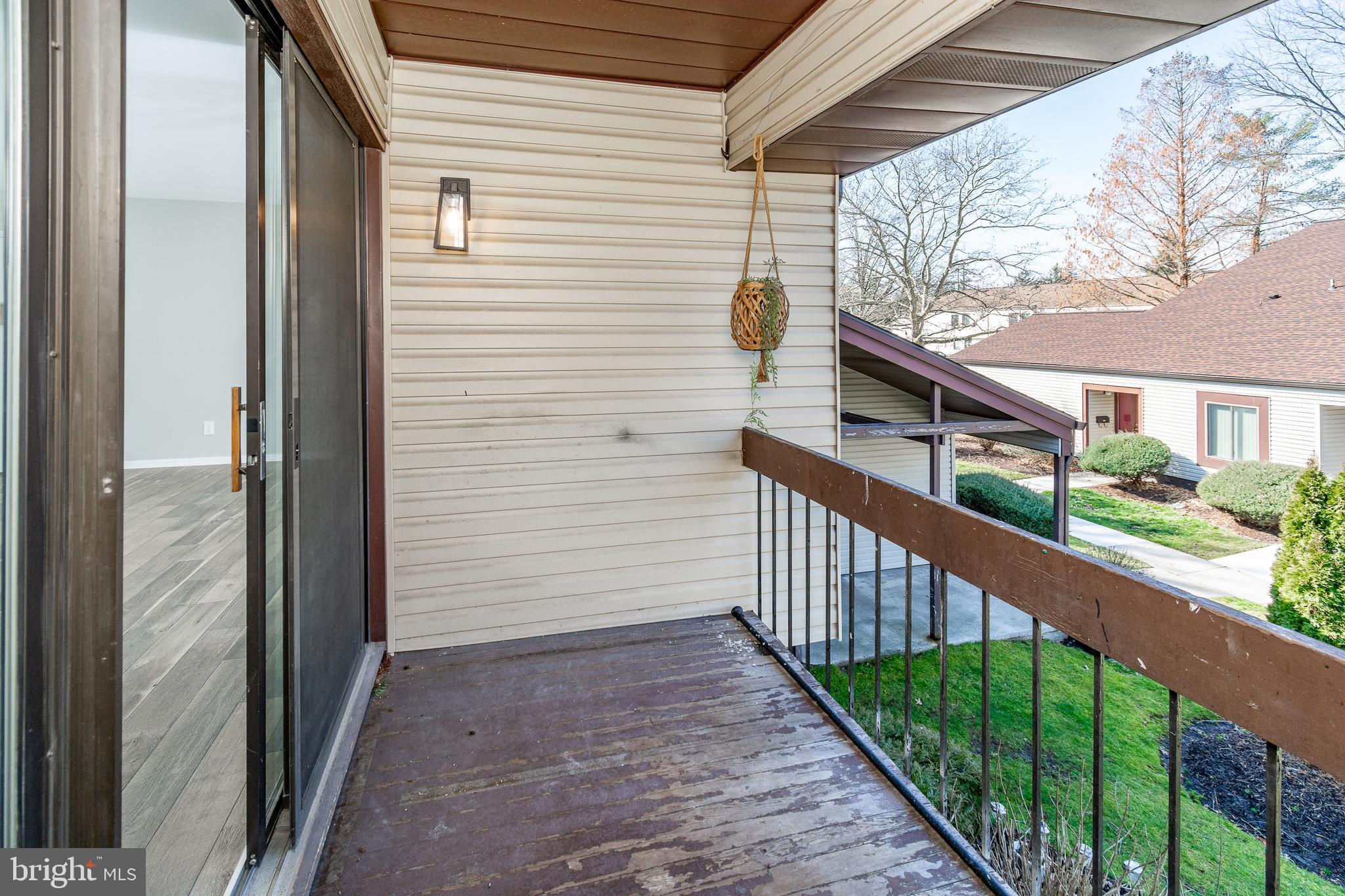 10 AVON DRIVE Q