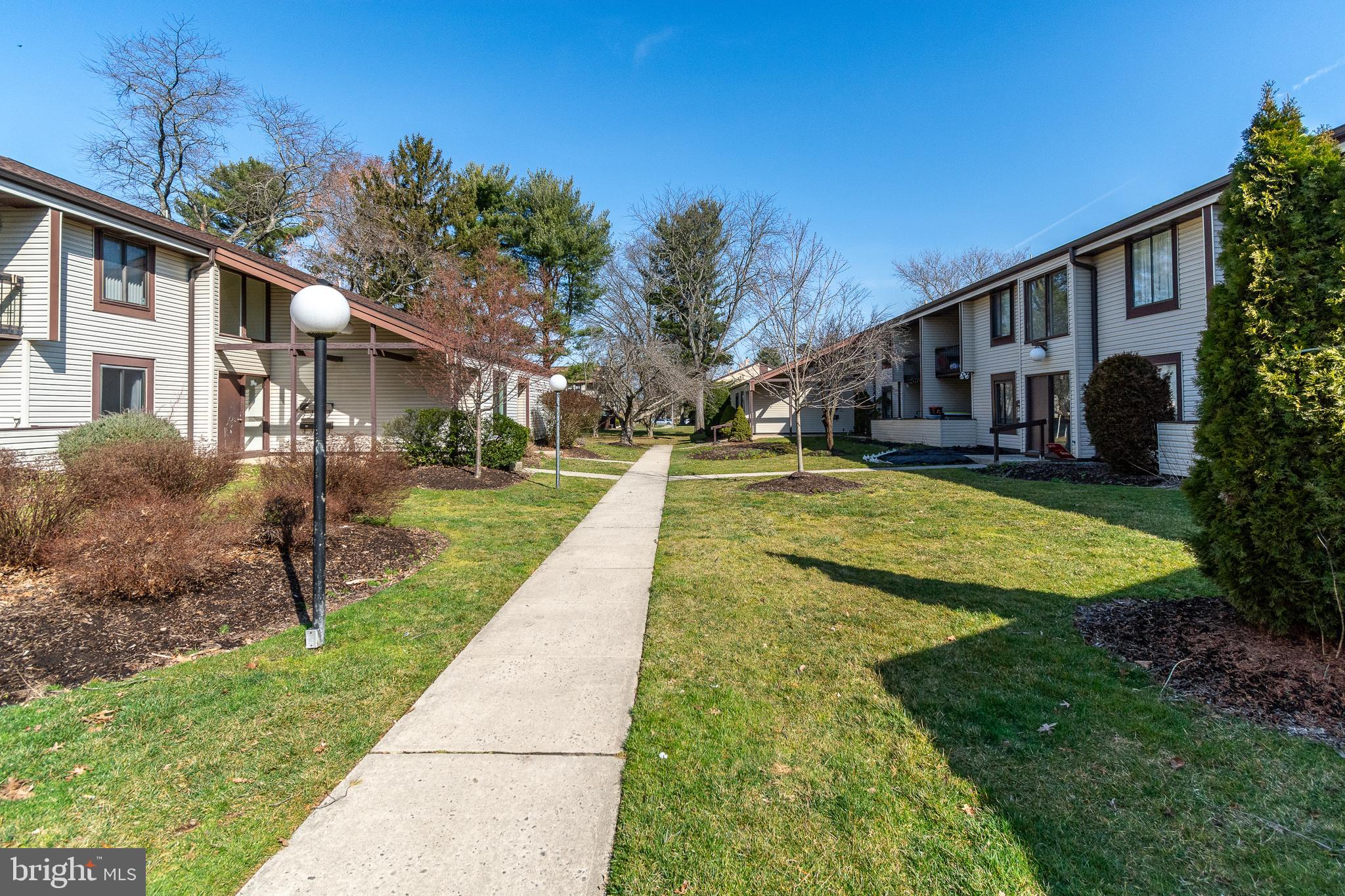 10 AVON DRIVE Q