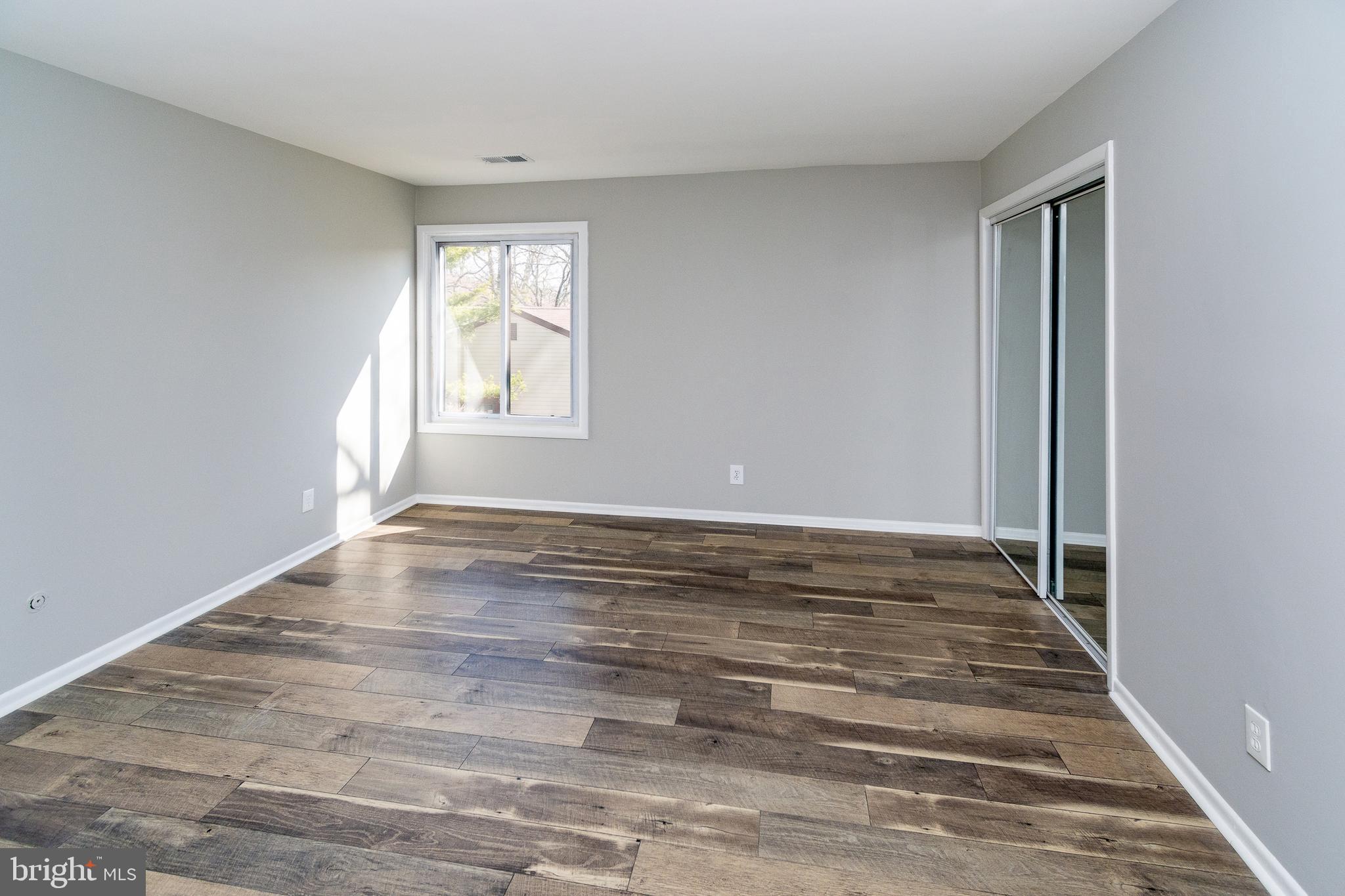 10 AVON DRIVE Q