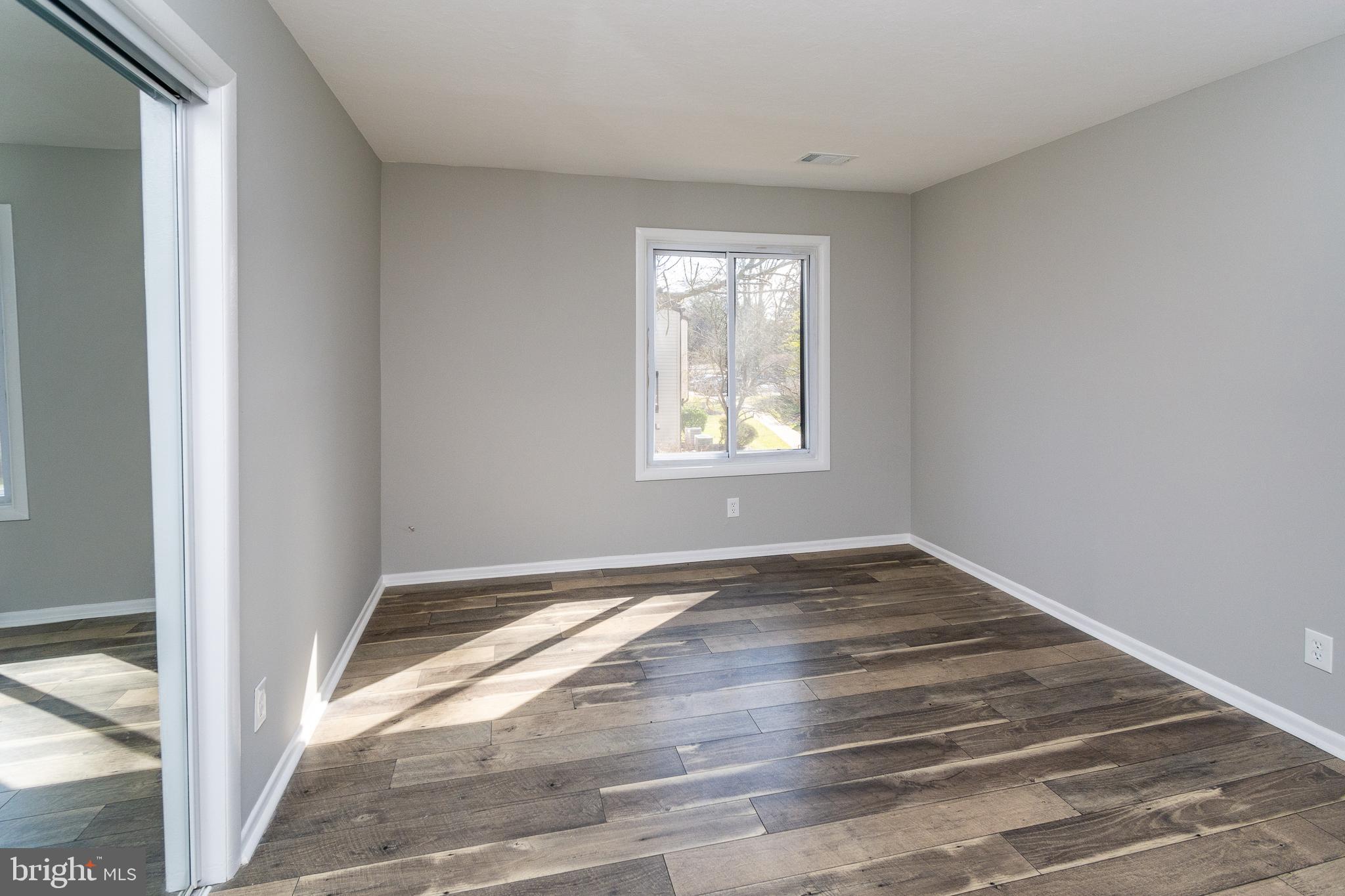 10 AVON DRIVE Q
