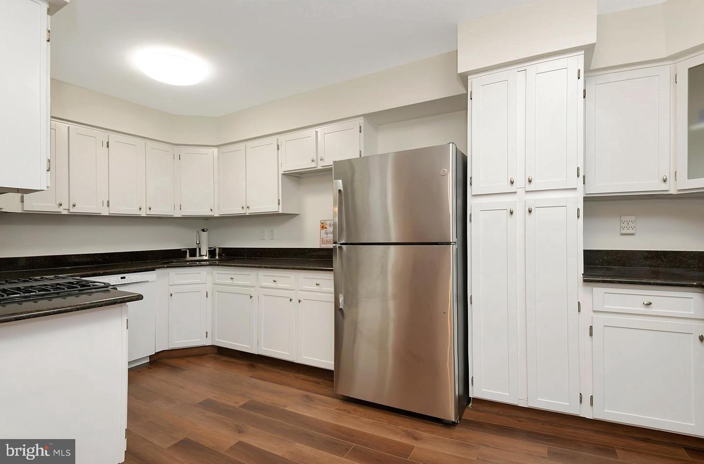 16 EXETER CT