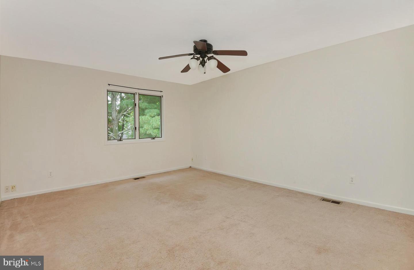 16 EXETER CT