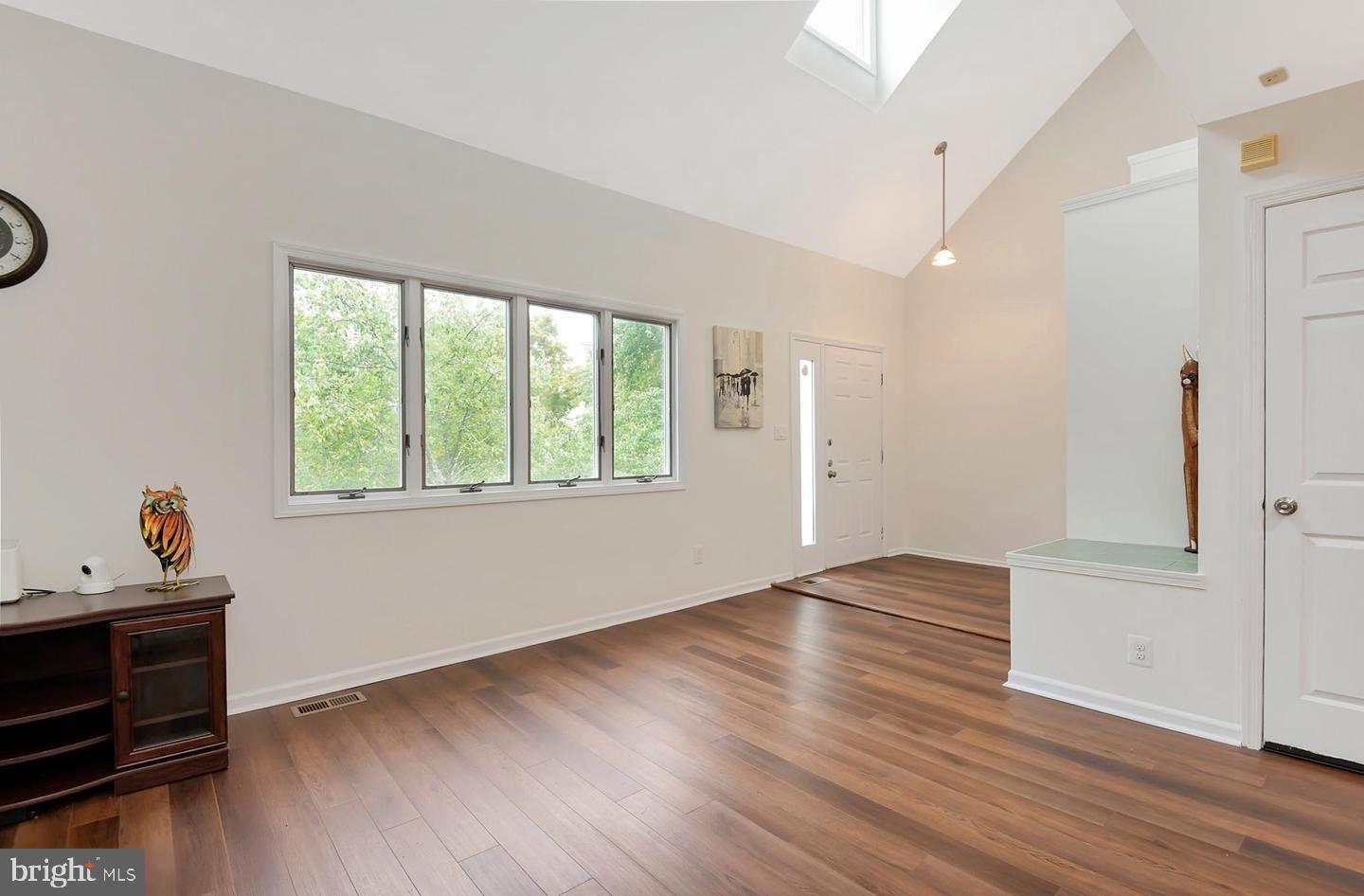 16 EXETER CT