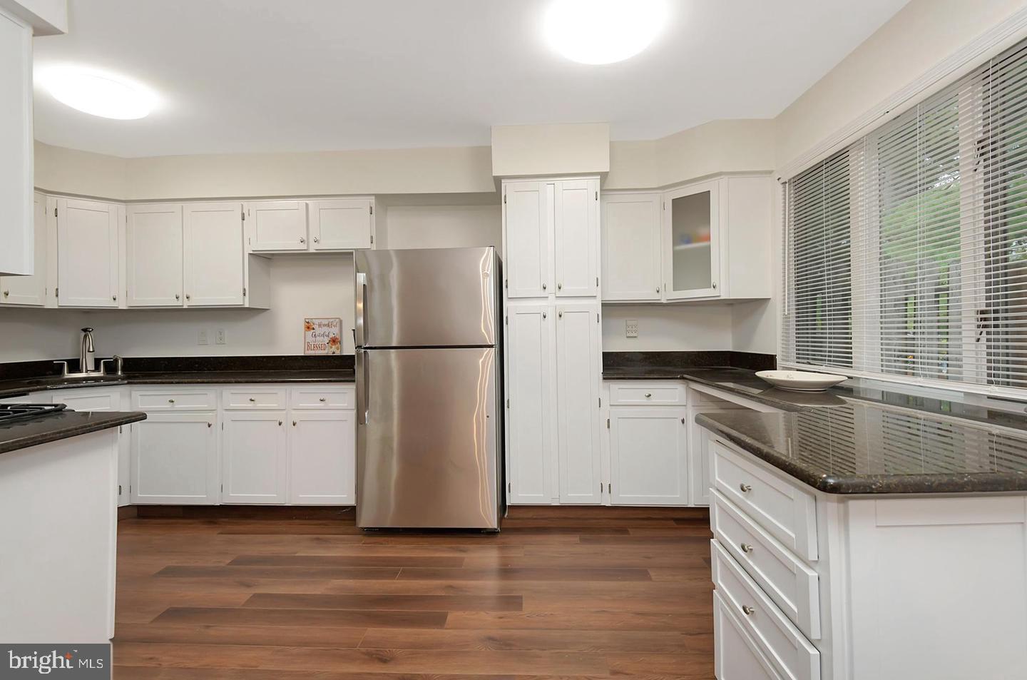 16 EXETER CT