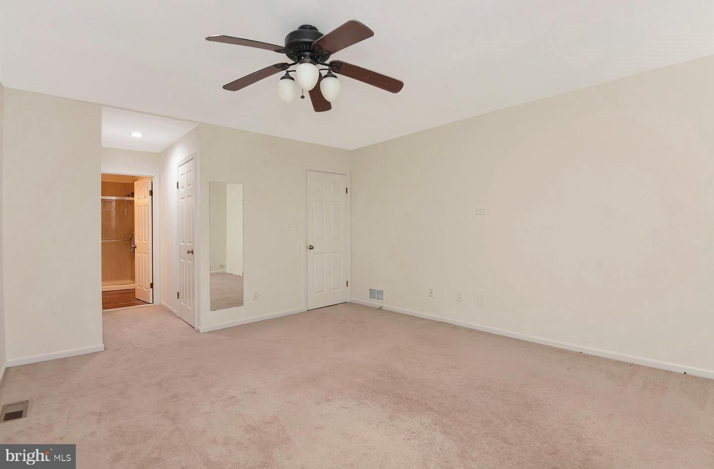 16 EXETER CT