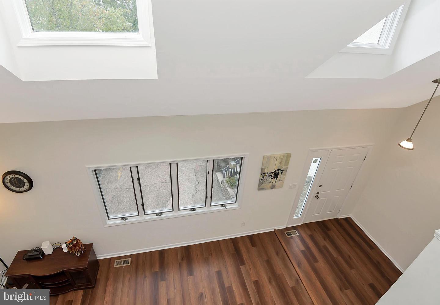16 EXETER CT