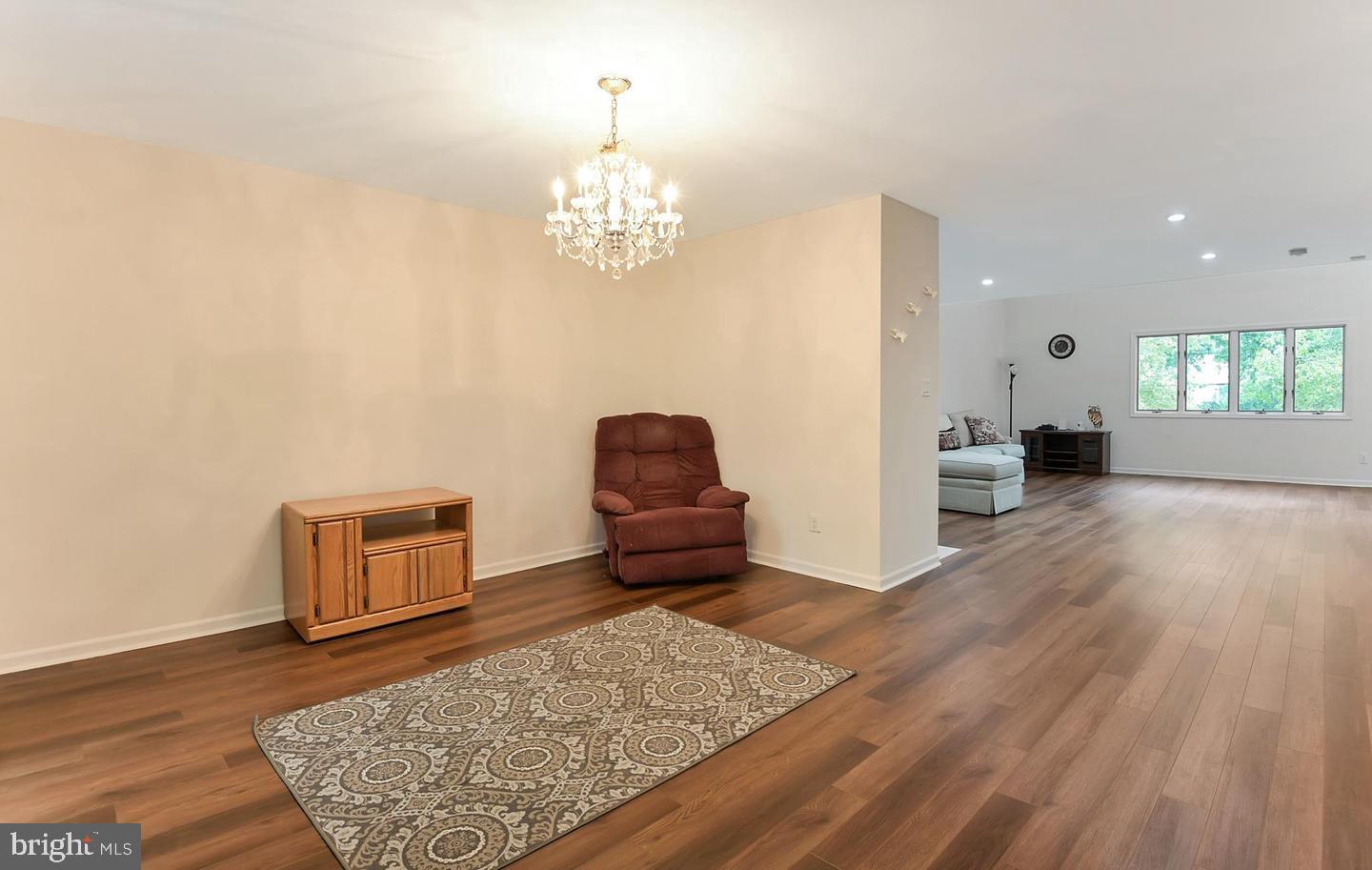 16 EXETER CT