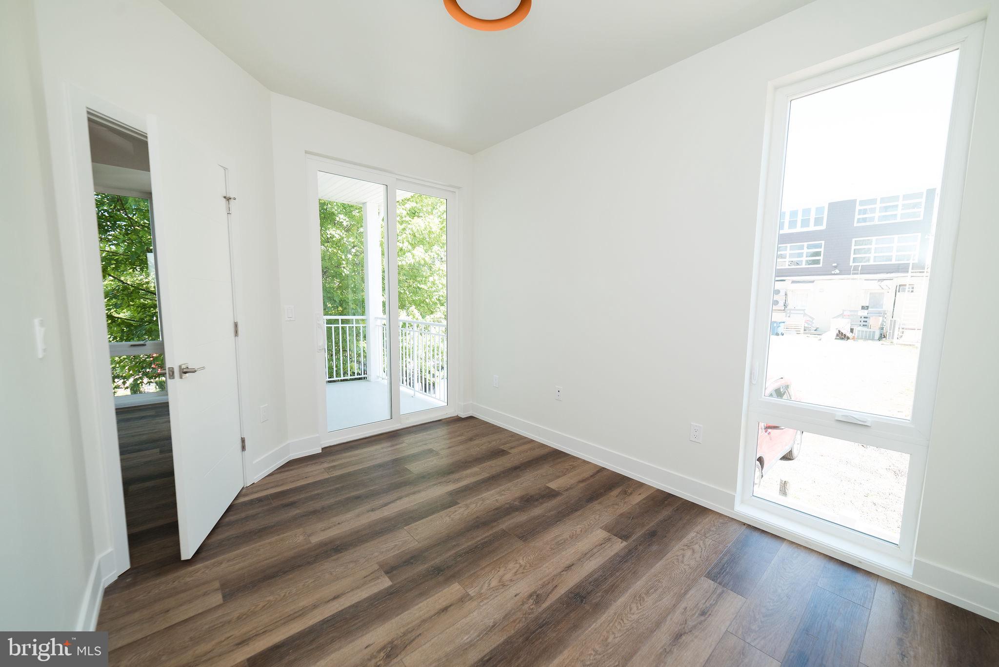 19 LINCOLN COURT 202