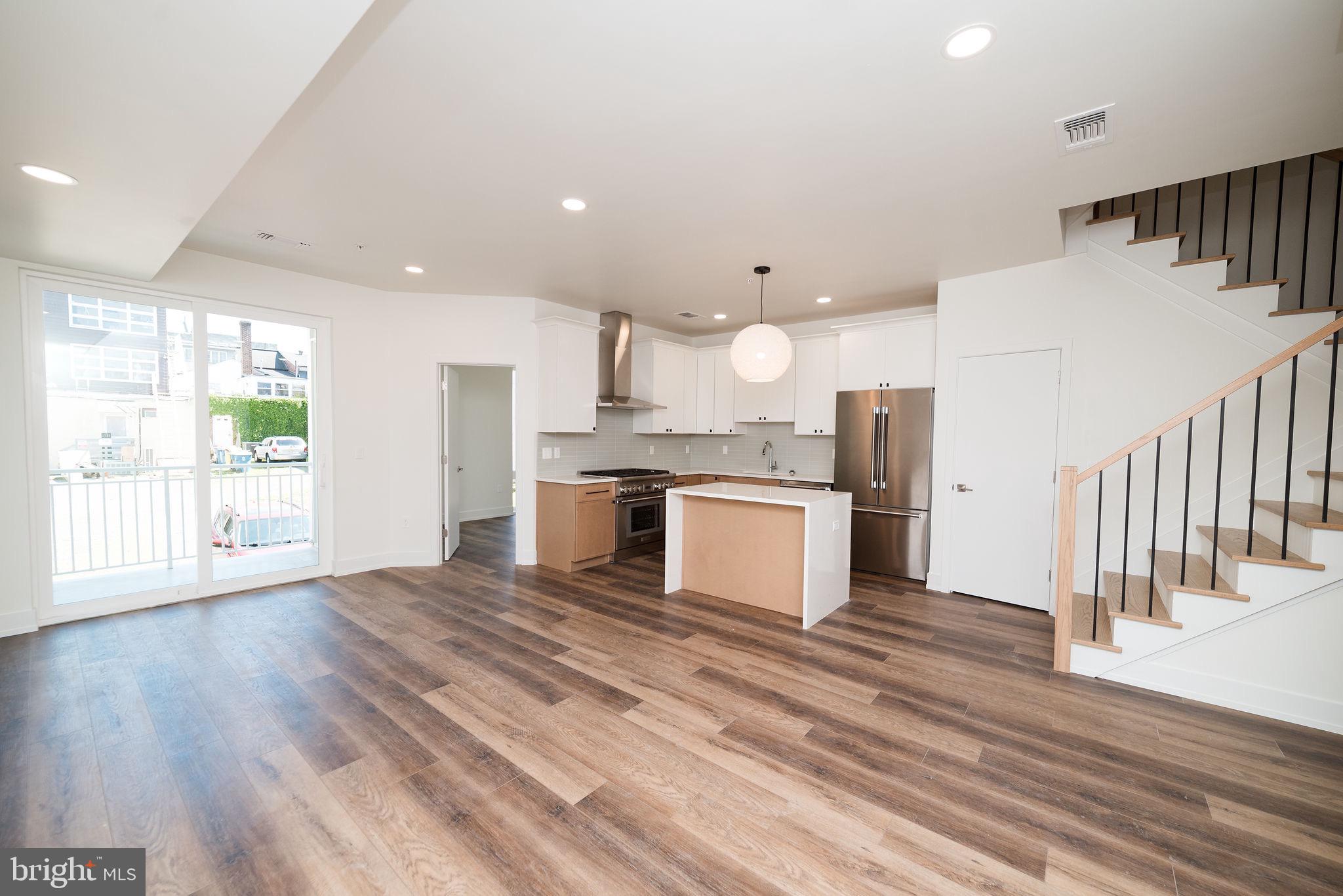 19 LINCOLN COURT 202