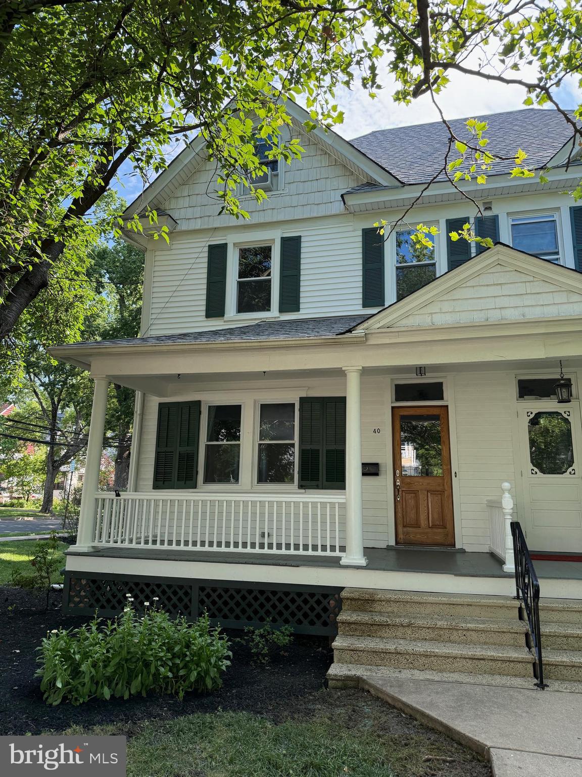 40 MURRAY PLACE