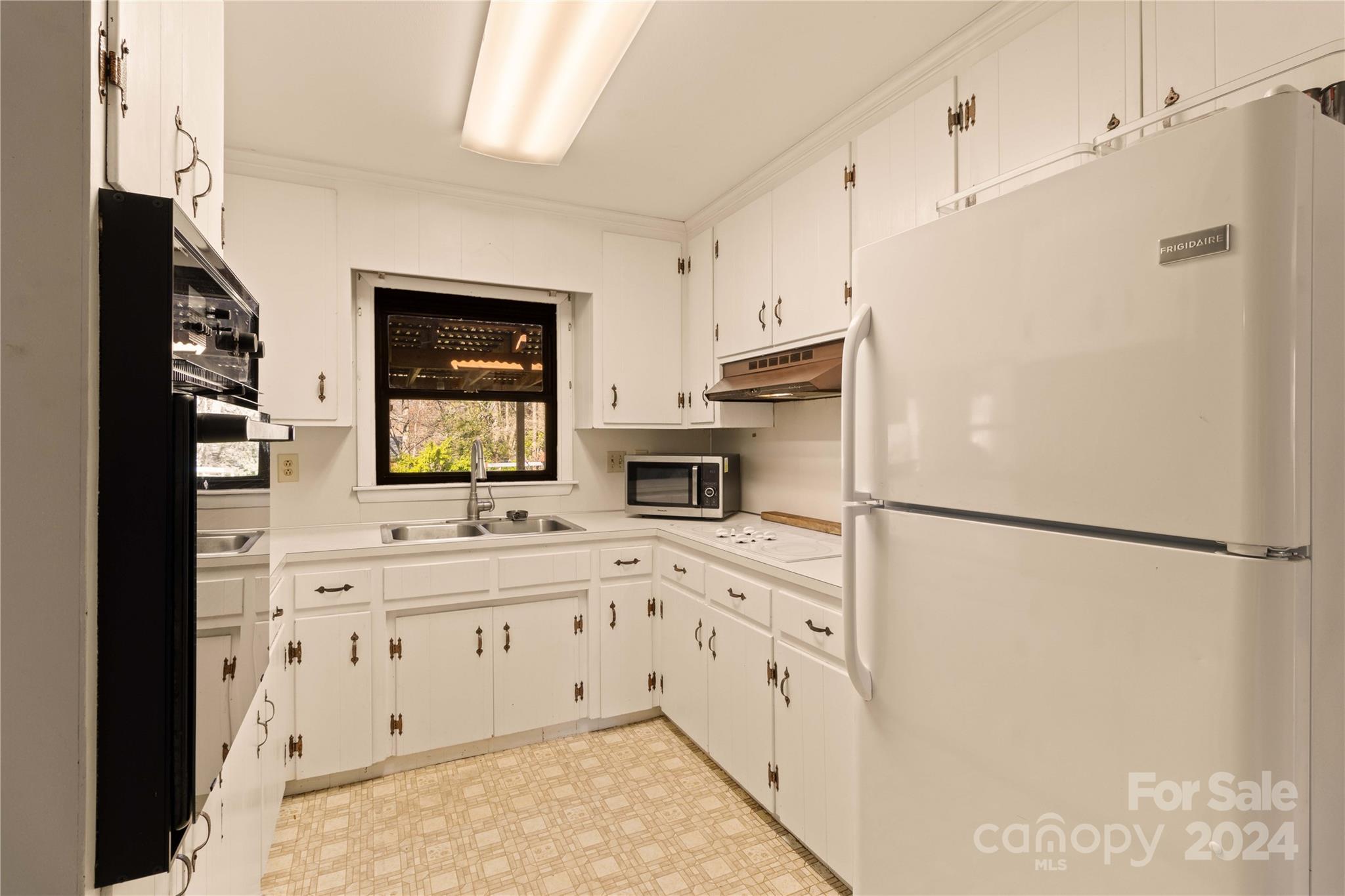 633 Briarwood Drive