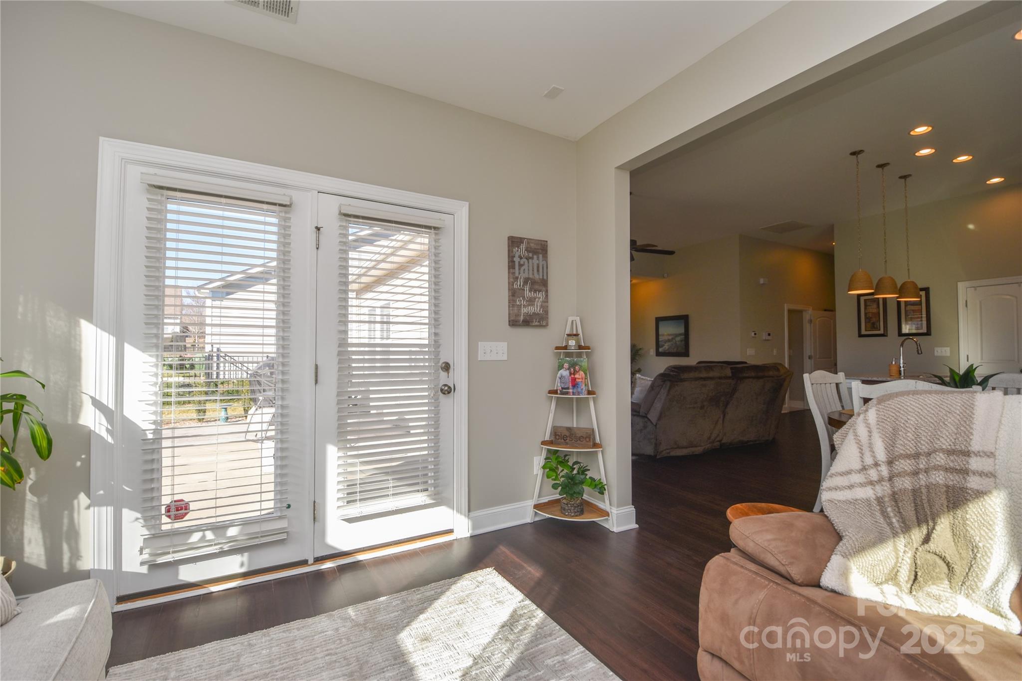 116 Paradise Hills Circle