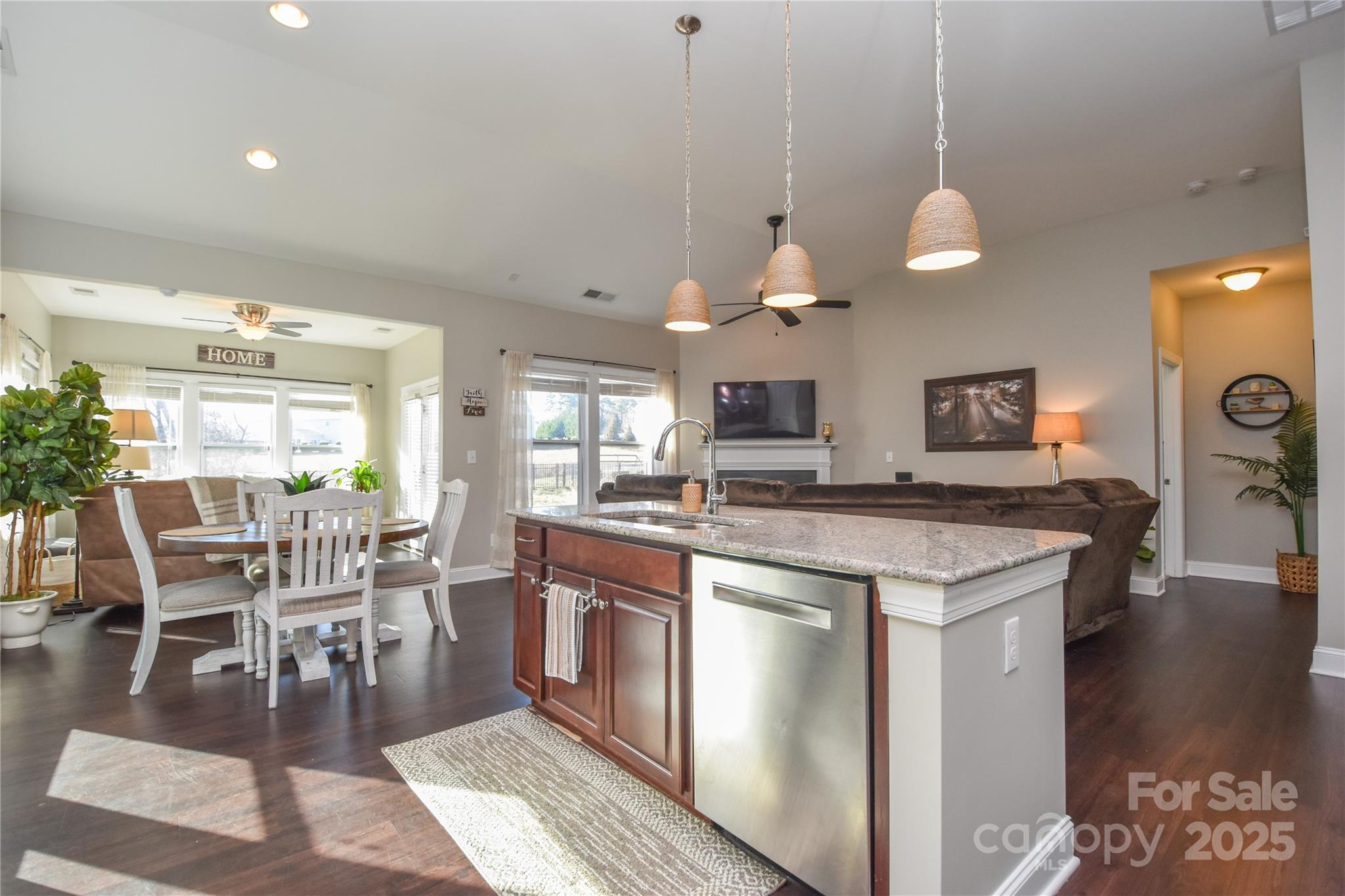 116 Paradise Hills Circle