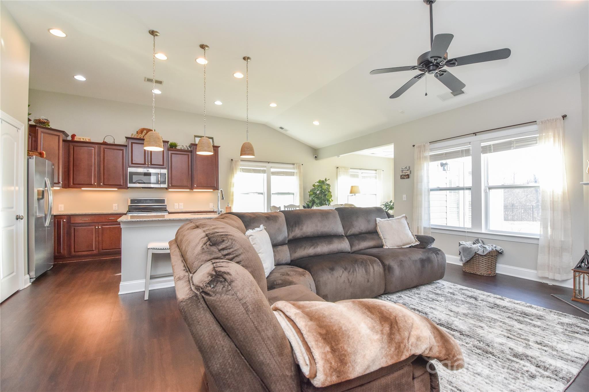 116 Paradise Hills Circle