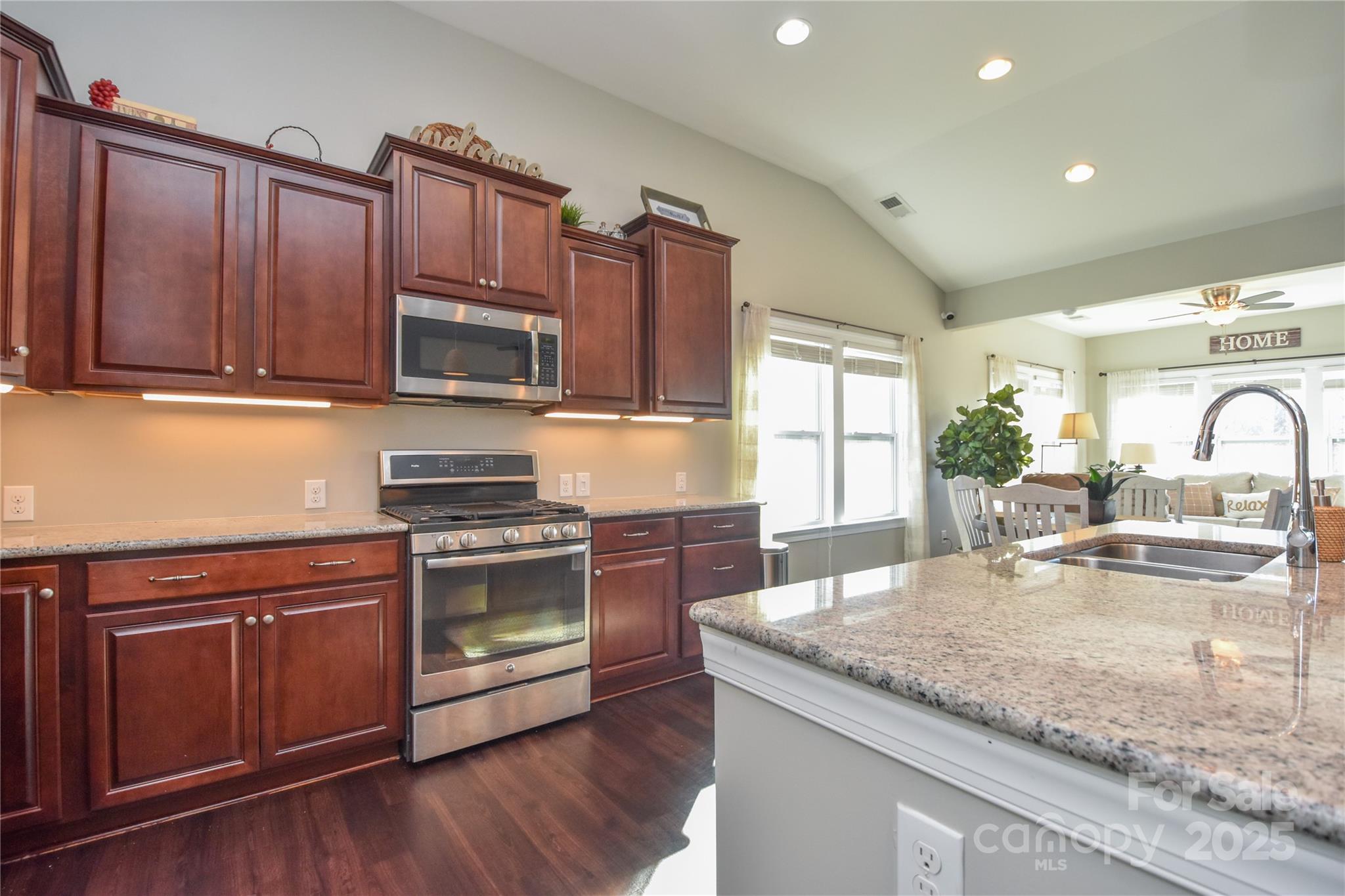 116 Paradise Hills Circle