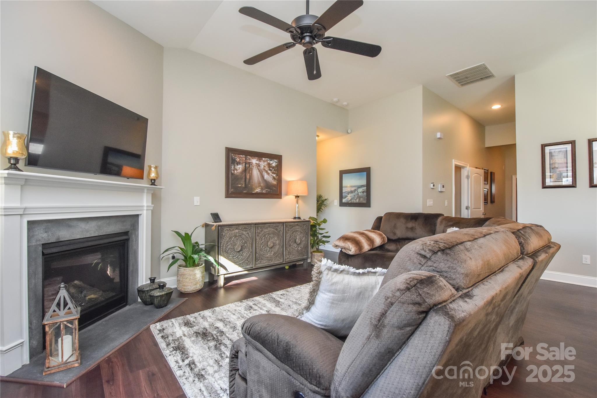 116 Paradise Hills Circle