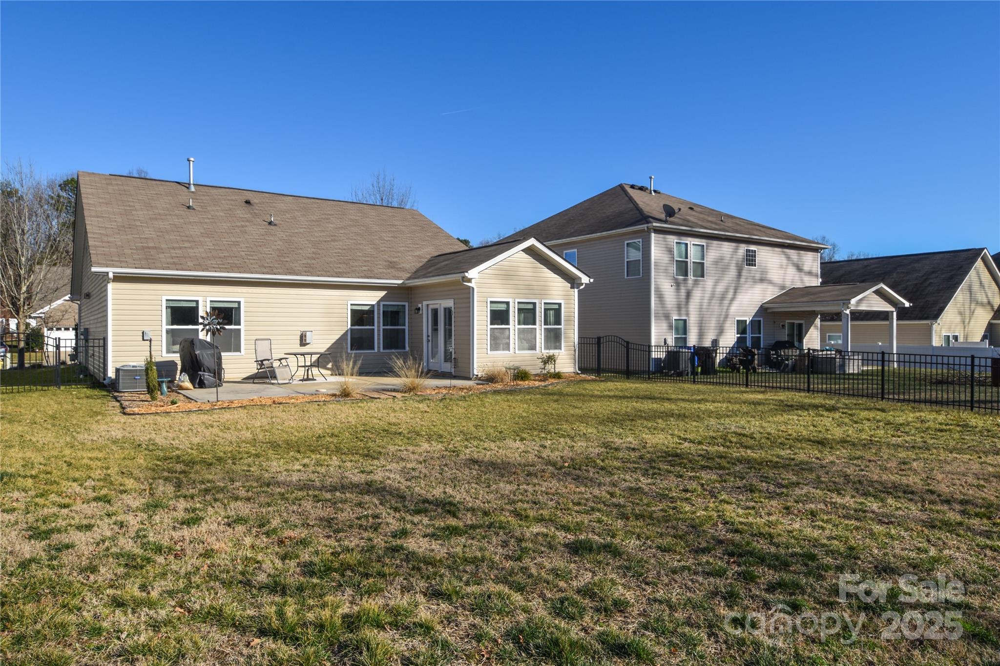 116 Paradise Hills Circle