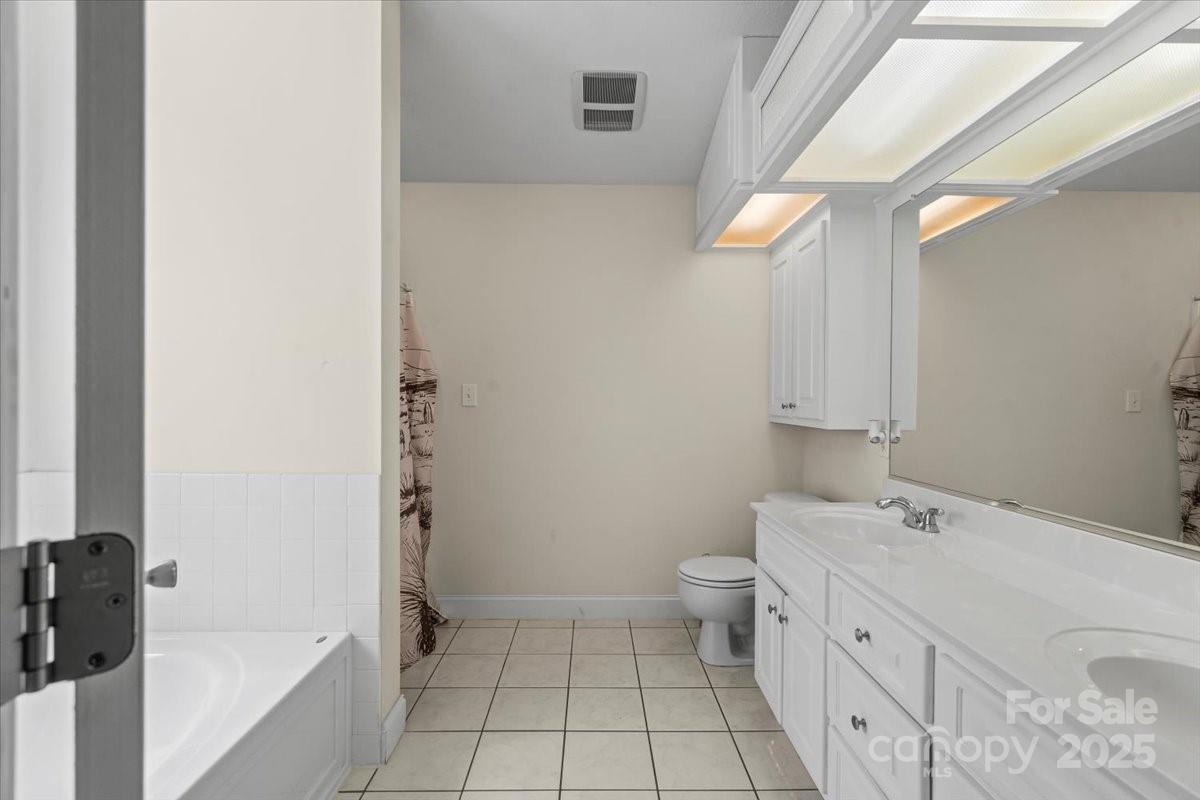 112 Chasse Court