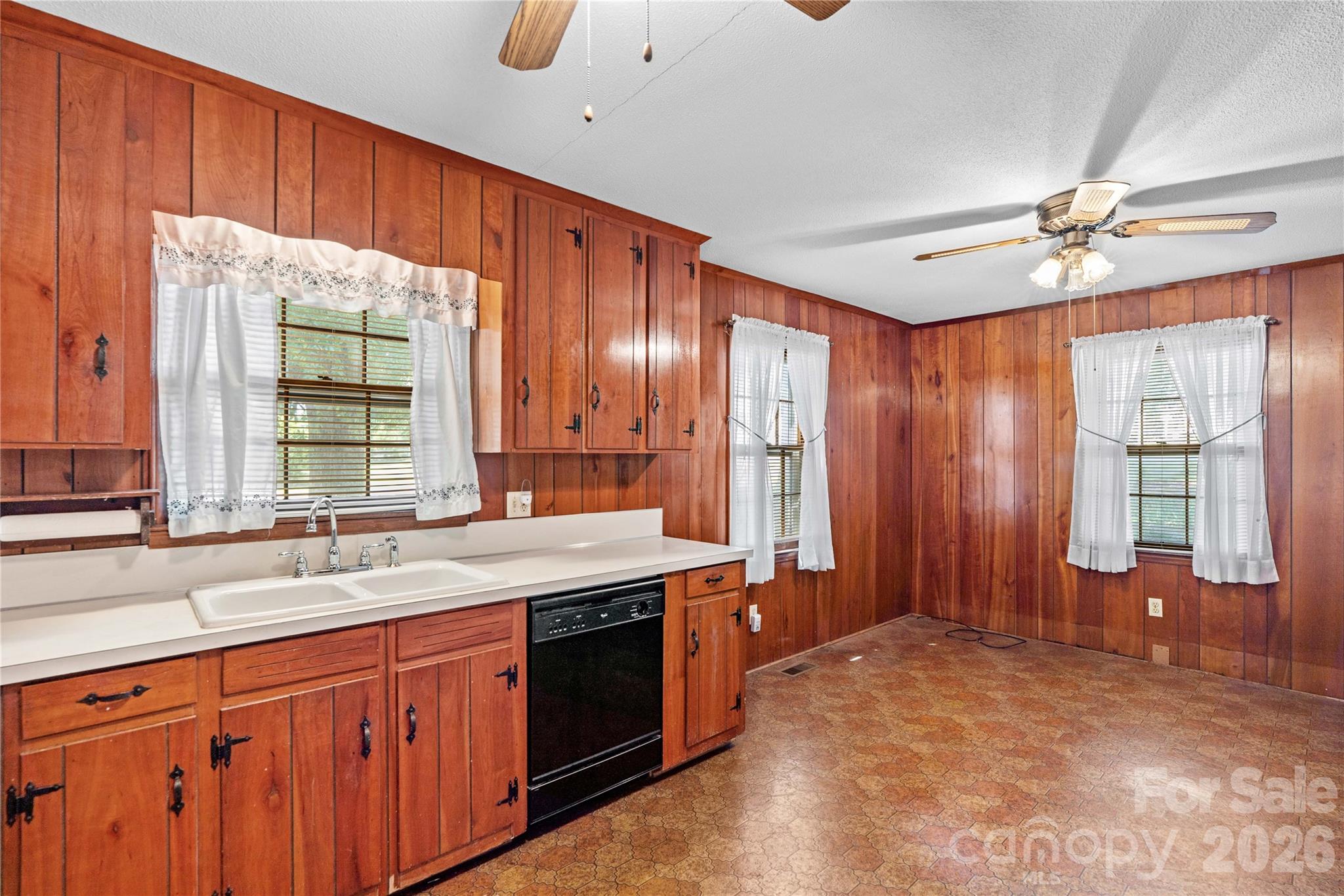 1059 Shearers Road