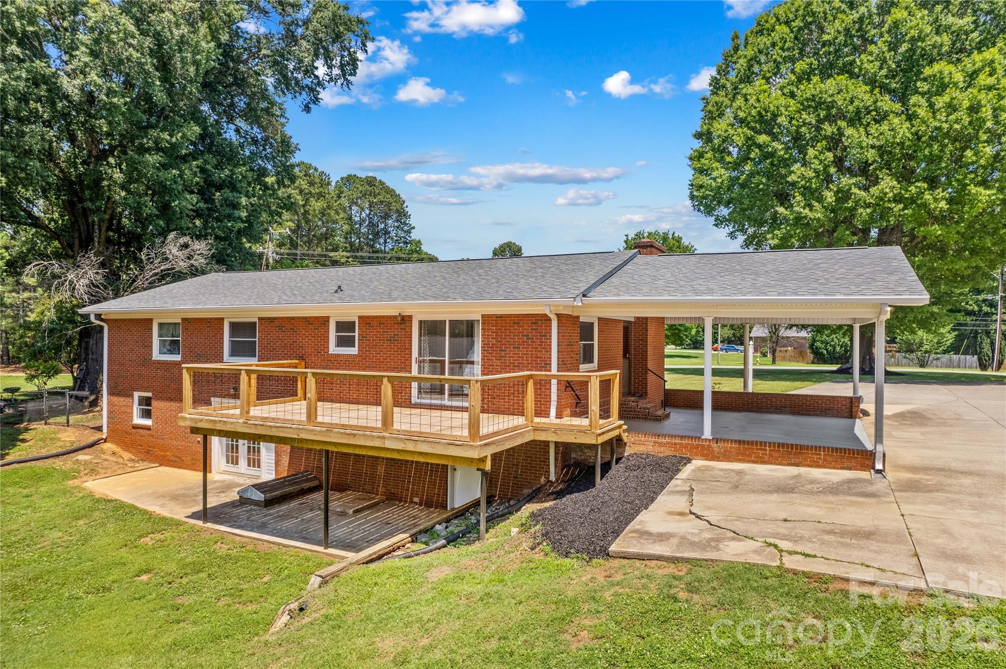 946 Shearers Road
