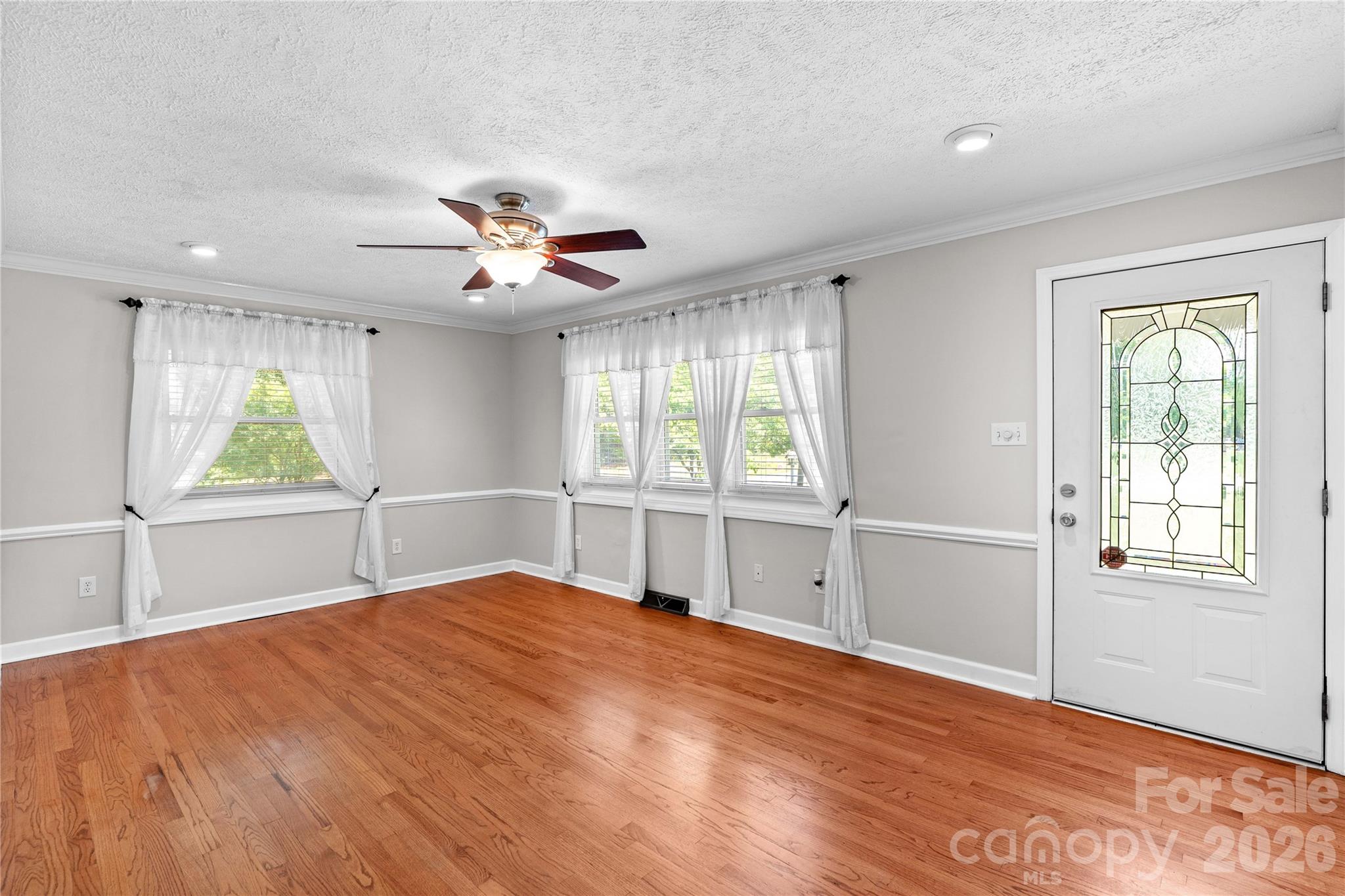 946 Shearers Road