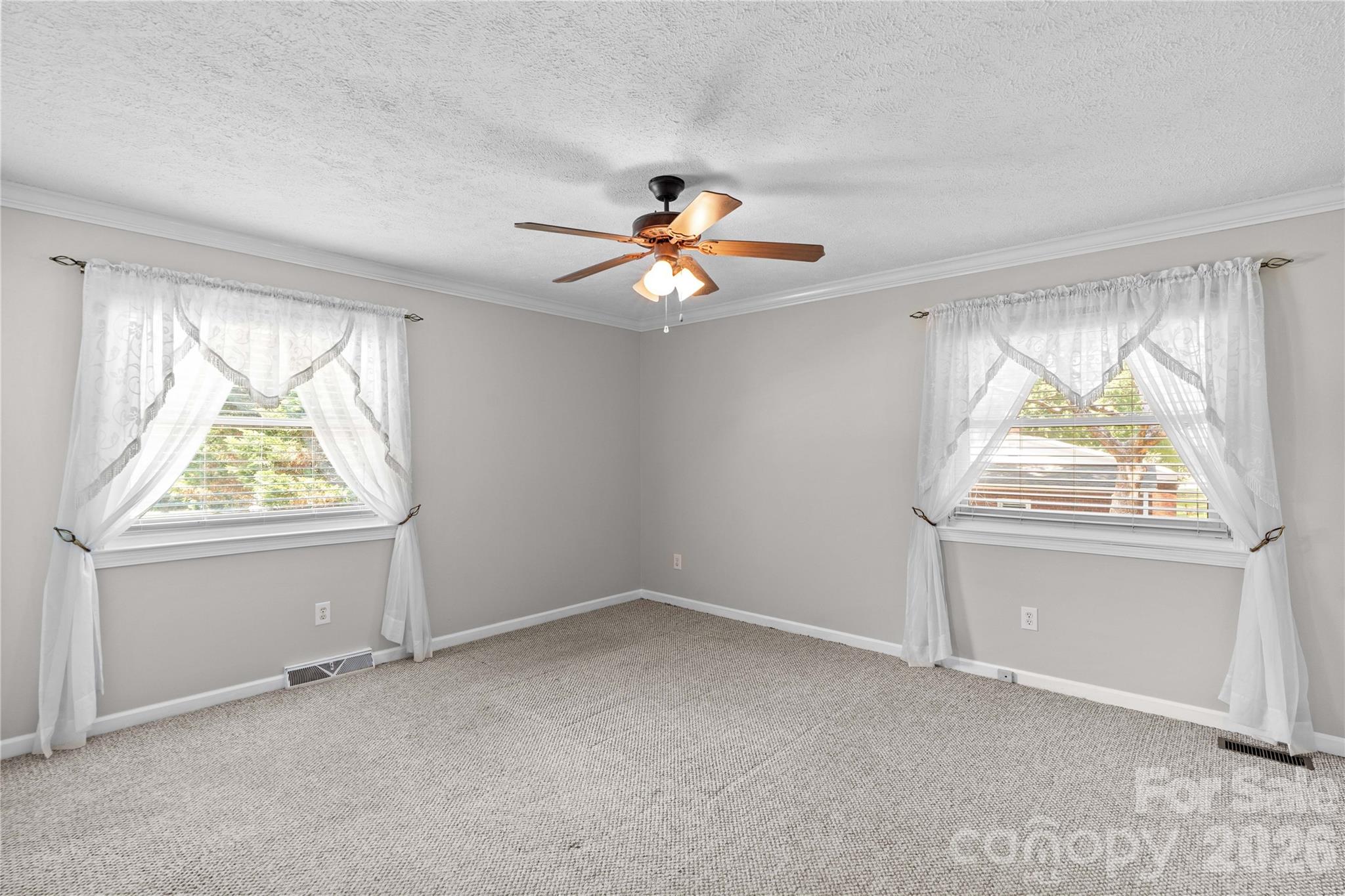 946 Shearers Road