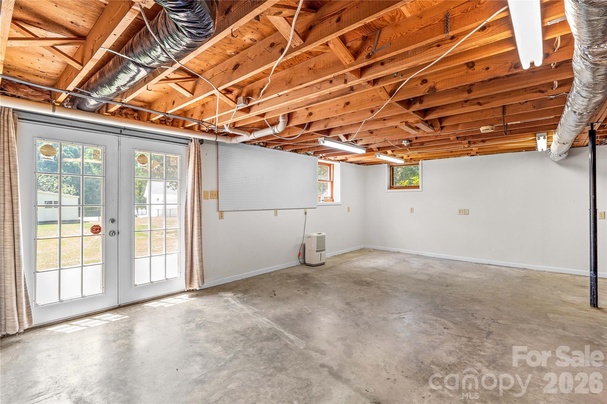 946 Shearers Road