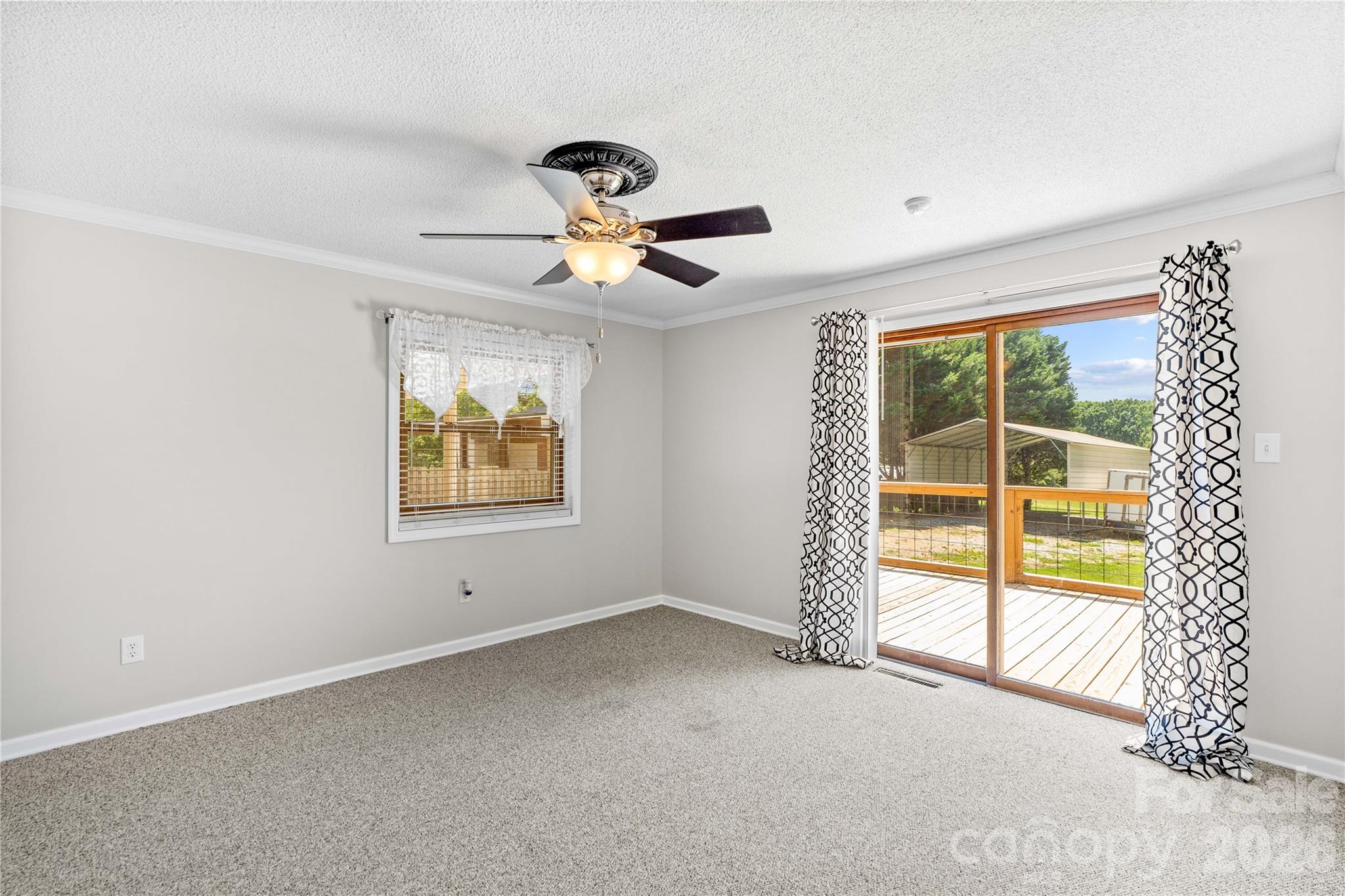 946 Shearers Road