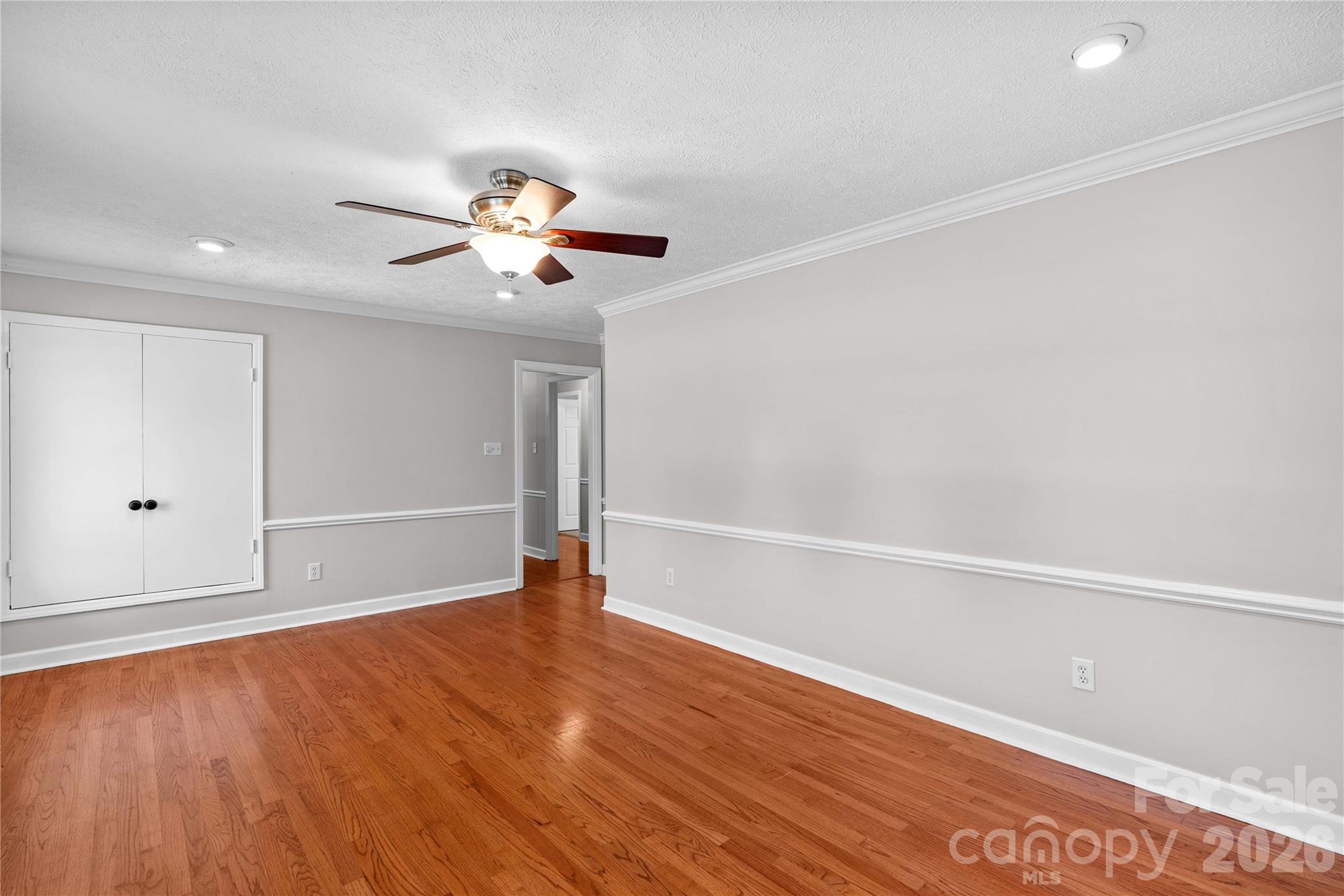946 Shearers Road