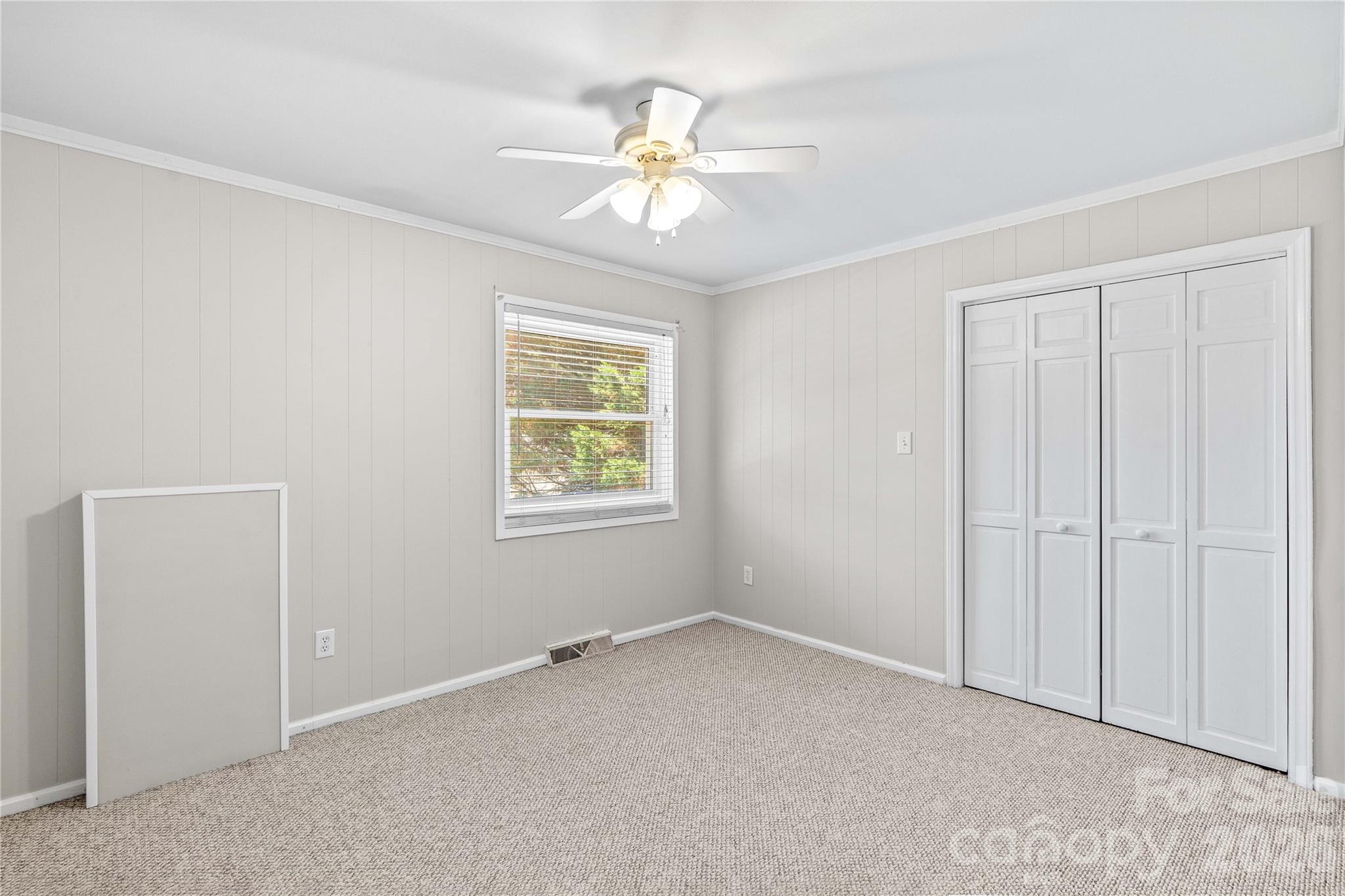 946 Shearers Road
