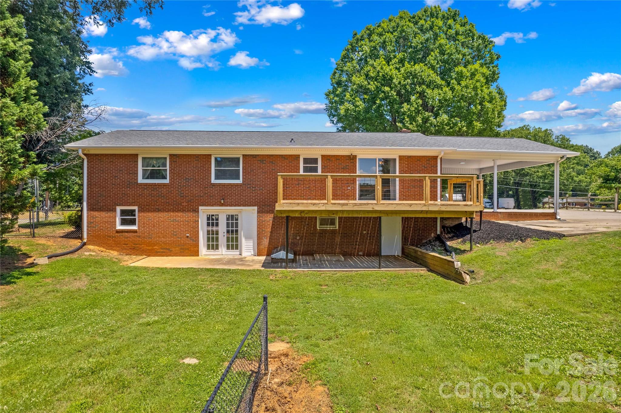 946 Shearers Road