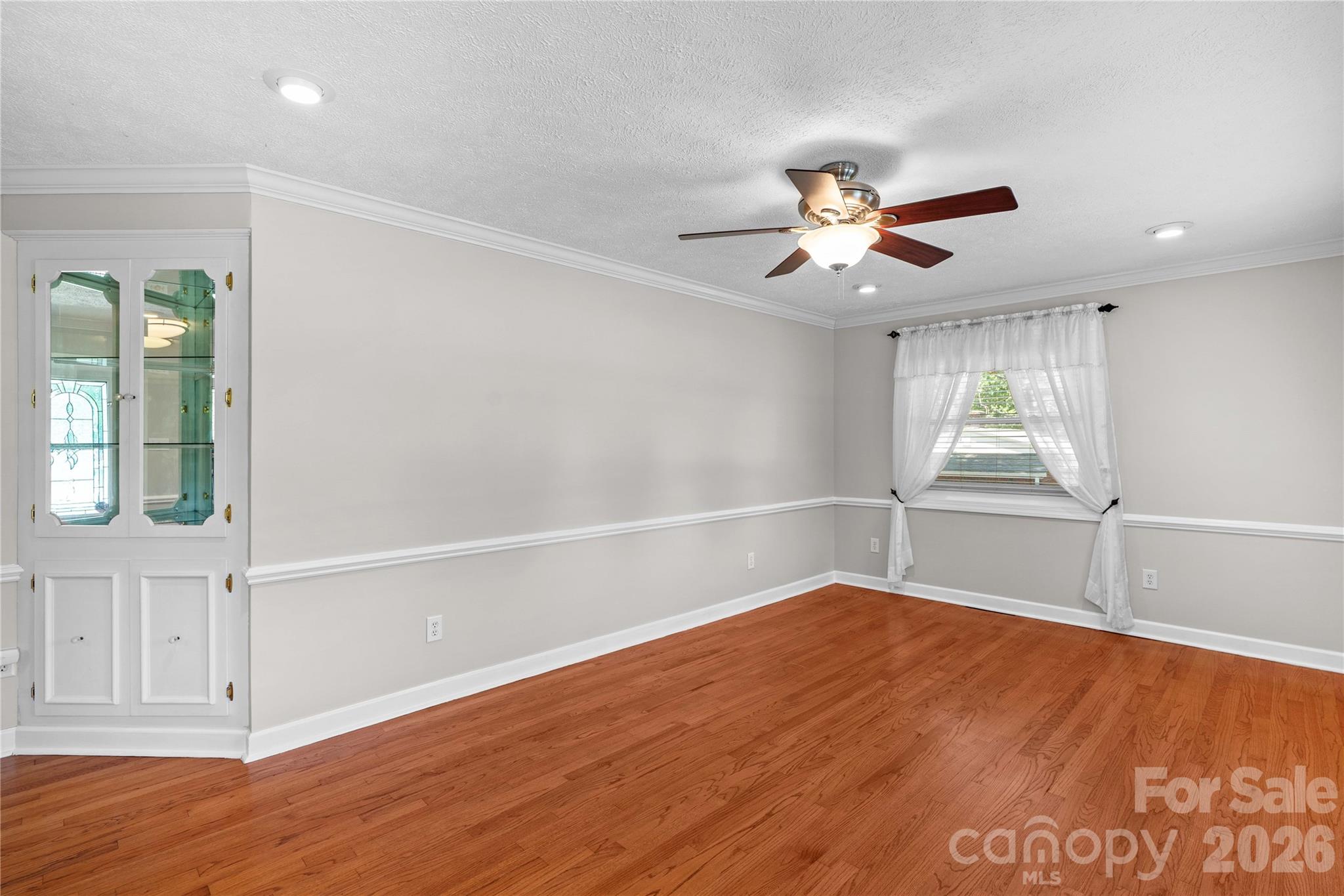 946 Shearers Road