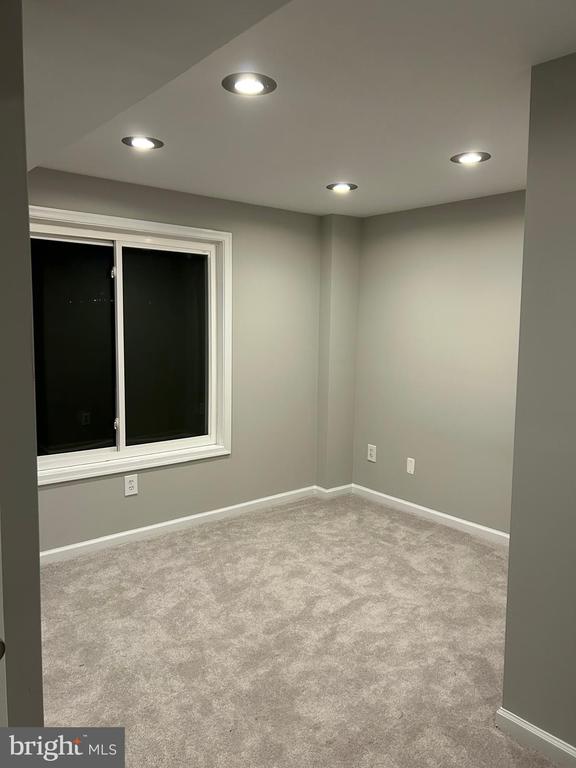 9533 Fern Hollow